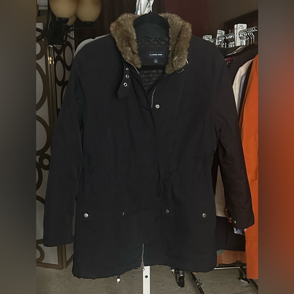 Lands’ End Women’s Large Petite Black Quilted Winter Parka Faux Fur Collar